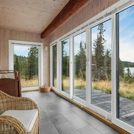 Log With Private Waterfront And Views Hébergement de vacances *