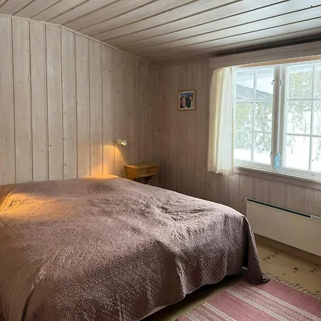 Hébergement de vacances Log With Private Waterfront And Views