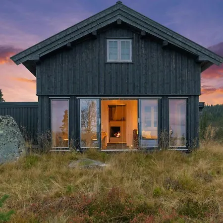 Log With Private Waterfront And Views Hébergement de vacances *