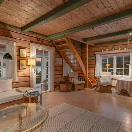 Hébergement de vacances Log With Private Waterfront And Views Hedalen