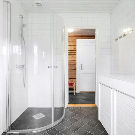 Log With Private Waterfront And Views Hébergement de vacances