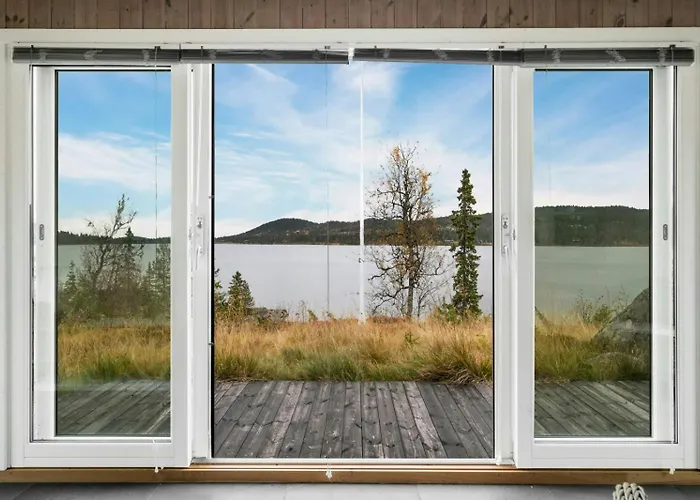 Semesterbostad Log With Private Waterfront And Views Hedalen