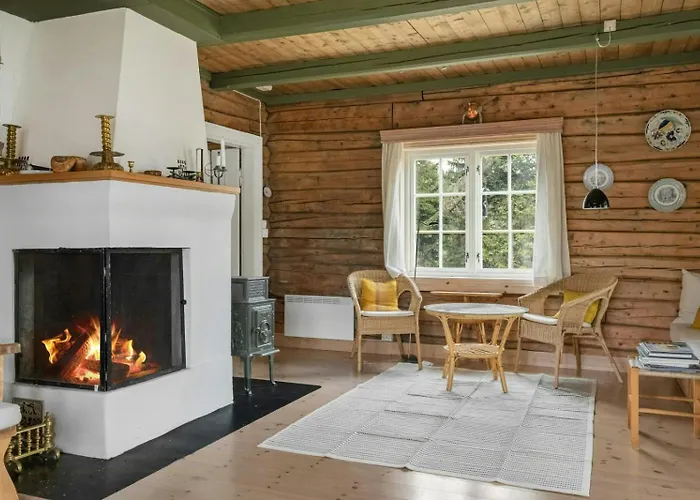 Holiday home Log With Private Waterfront And Views Hedalen