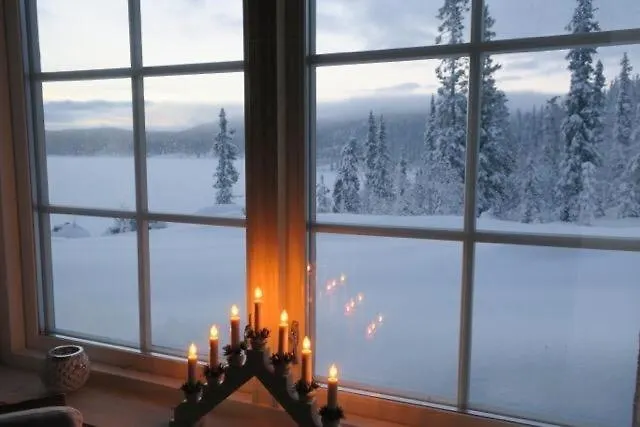 Semesterbostad Log With Private Waterfront And Views Hedalen