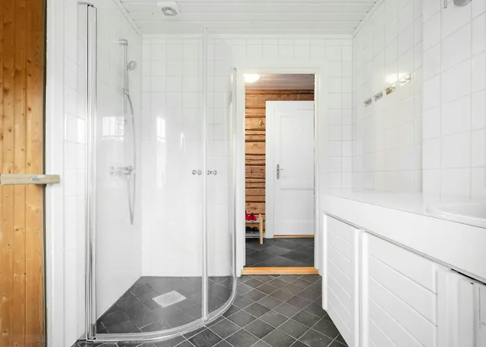 Log With Private Waterfront And Views Semesterbostad Hedalen