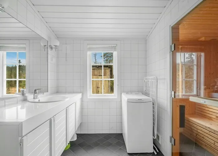 Log With Private Waterfront And Views Semesterbostad