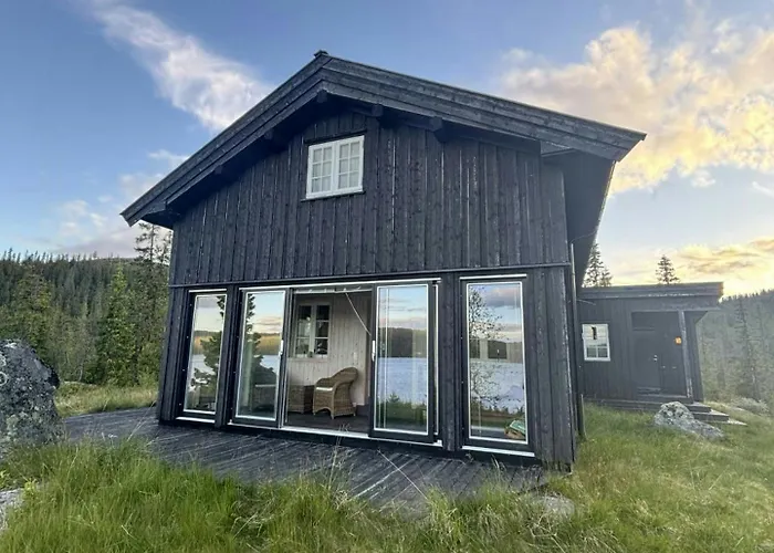 Log With Private Waterfront And Views Semesterbostad