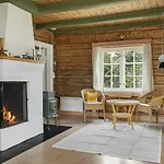 Hébergement de vacances Log With Private Waterfront And Views Hedalen