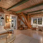 Hébergement de vacances Log With Private Waterfront And Views Hedalen