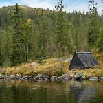 Hébergement de vacances Log With Private Waterfront And Views