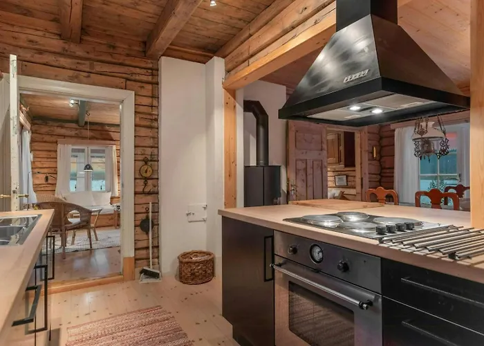 Log With Private Waterfront And Views Feriehus Hedalen