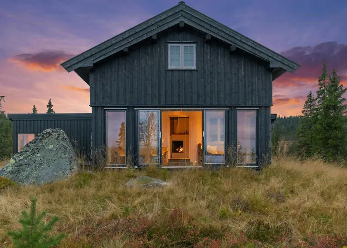 Log With Private Waterfront And Views Feriehus *