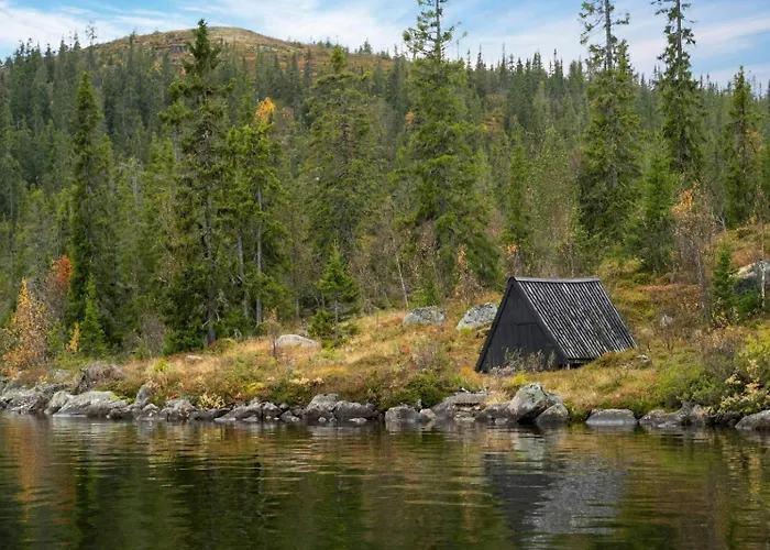 Feriehus Log With Private Waterfront And Views